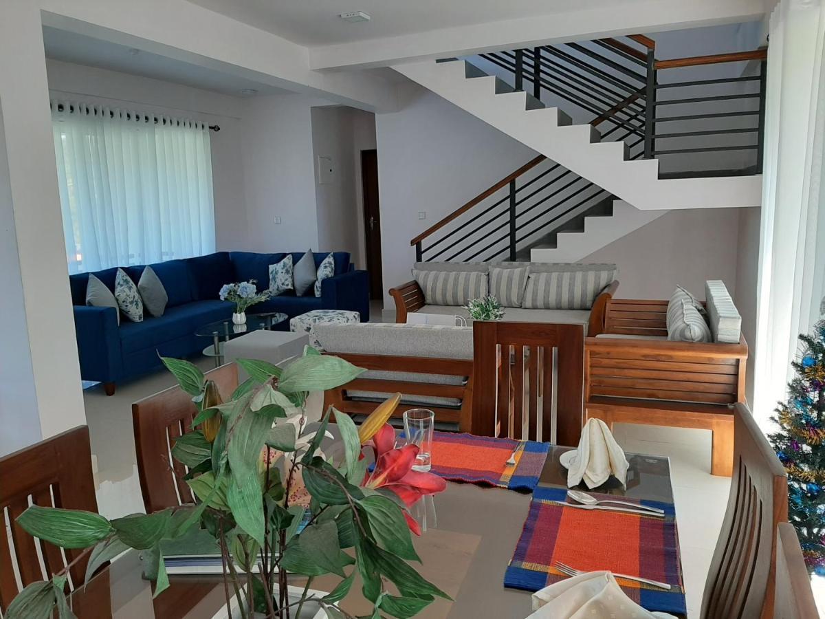 J'S Villa Нувара-Элия Экстерьер фото